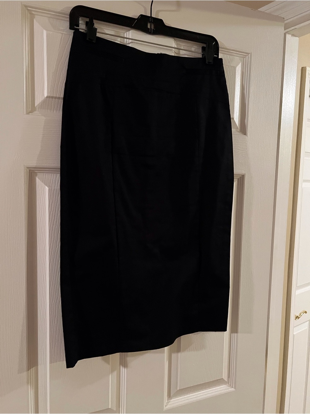 Classic Black Midi Pencil Skirt - Sleek Professional Style